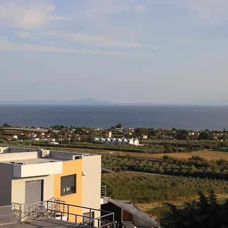Heaven Horizon Villa Kariani Bagian luar foto